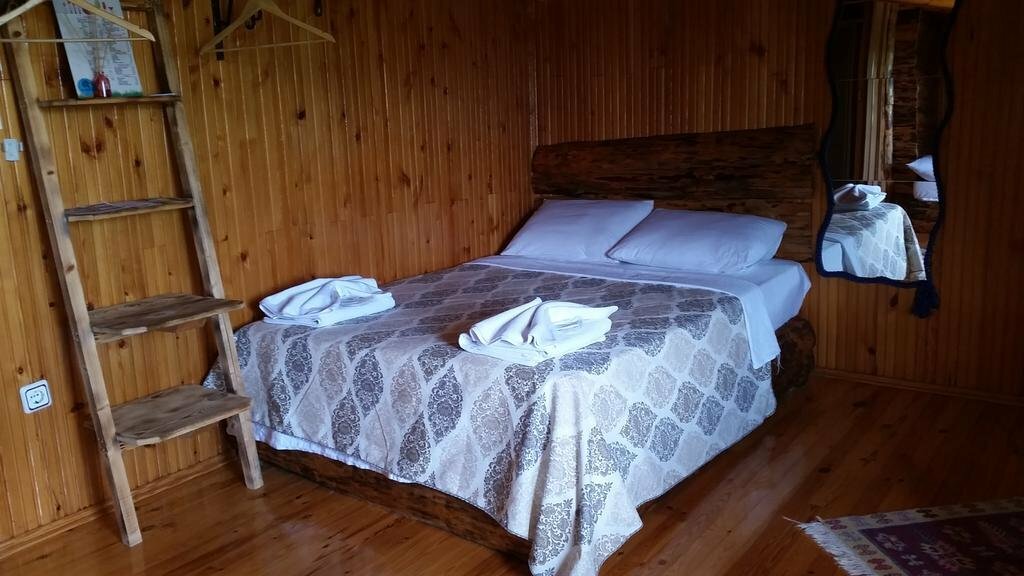 Ala otel konukevi